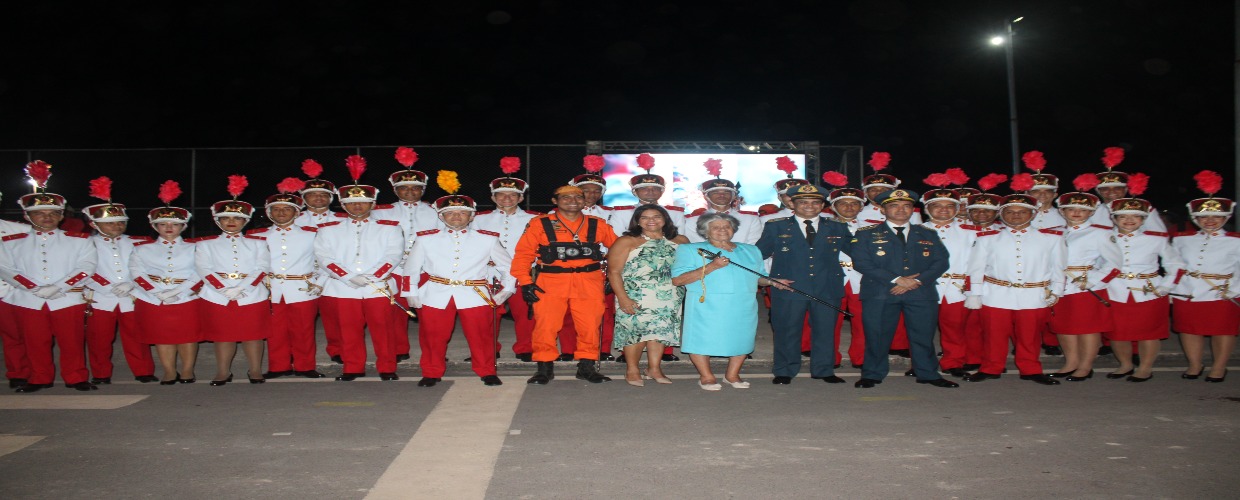 Formatura militar marca entrega do Espadim aos cadetes do CFO do Corpo de Bombeiros