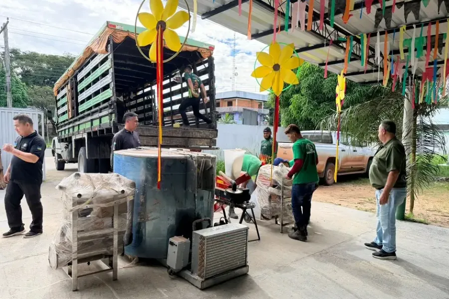 Governo do Amapá impulsiona desenvolvimento rural no Vale do Jari com entrega de equipamentos para produção agrícola e pecuária