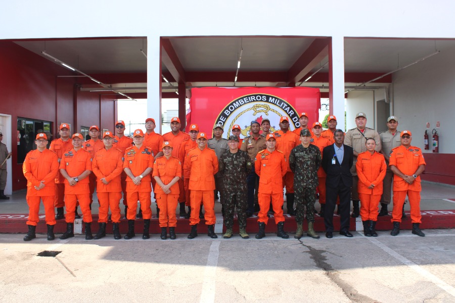Visita institucional fortalece integração entre Exército e Corpo de Bombeiros do Amapá