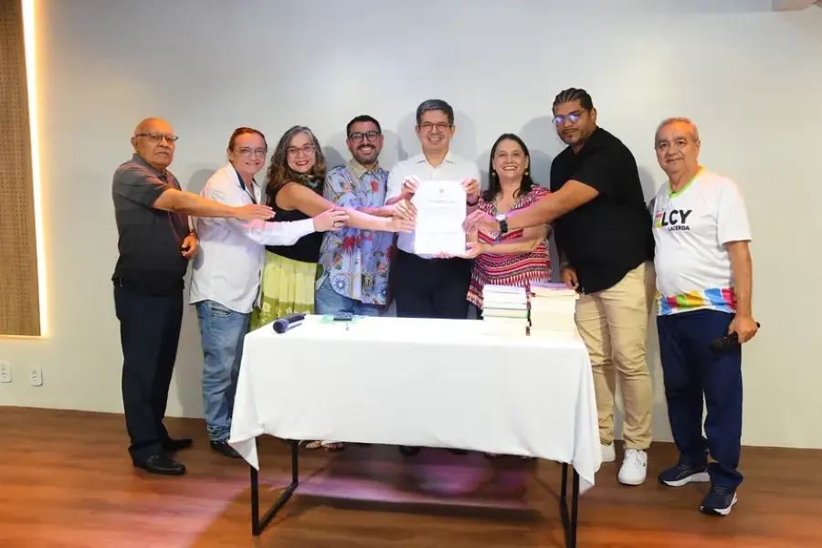 Reinaugurada pelo Governo do Estado, Biblioteca Pública Elcy Lacerda recebe 500 livros do Senado Federal