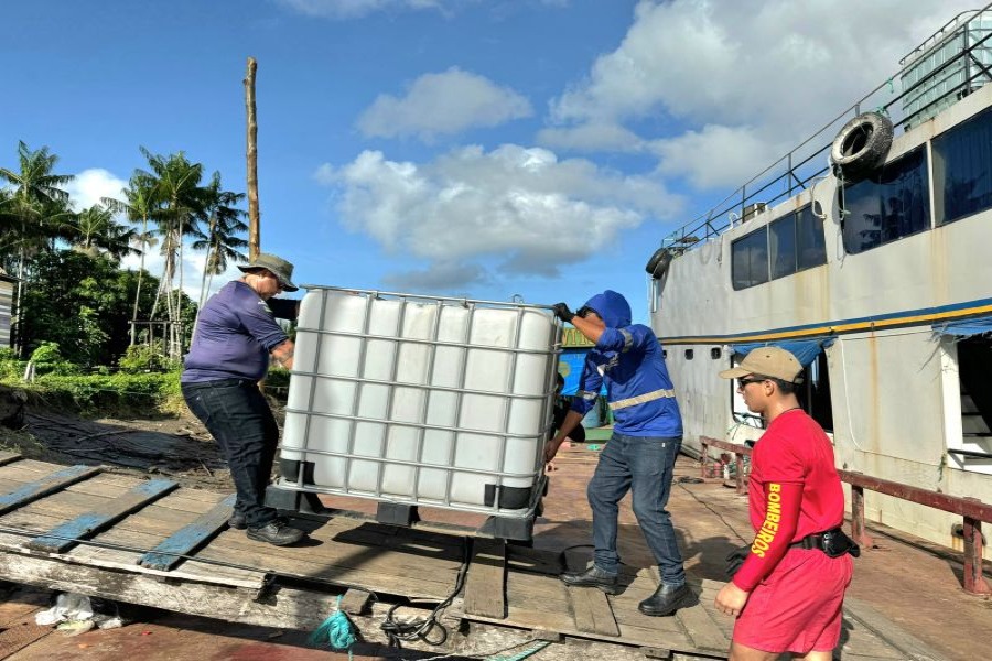 Governo do Estado mantém a distribuição de água potável no Bailique e garante segurança hídrica aos moradores