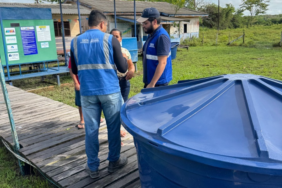 CAESA distribui 400 mil litros de água e 150 caixas d'água no Bailique e Baixo Araguari
