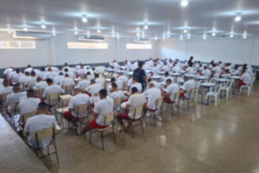 IAPEN zera analfabetismo em cinco unidades e bate recorde histórico no ENEM em 2025
